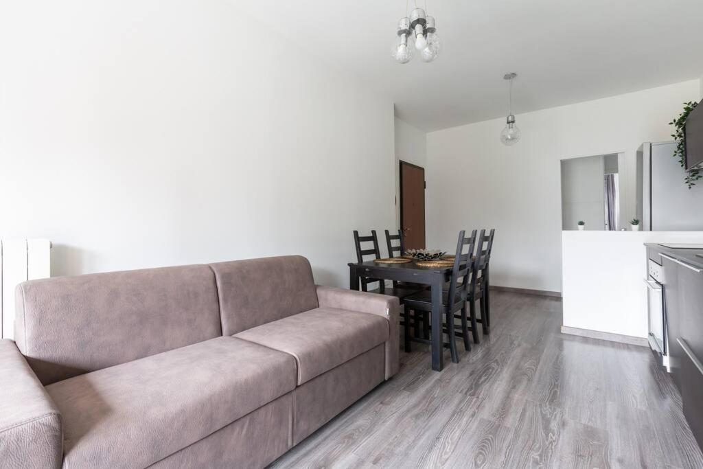 Large Apartment Close To Metro Milan Exterior photo