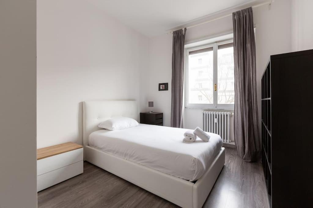 Large Apartment Close To Metro Milan Exterior photo