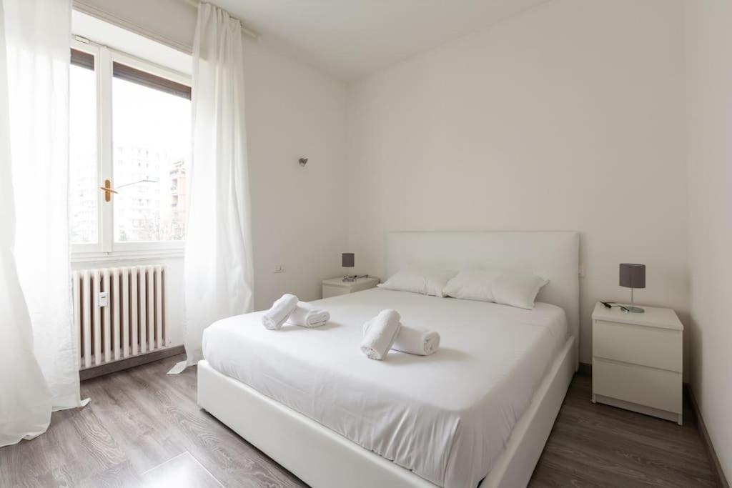 Large Apartment Close To Metro Milan Exterior photo